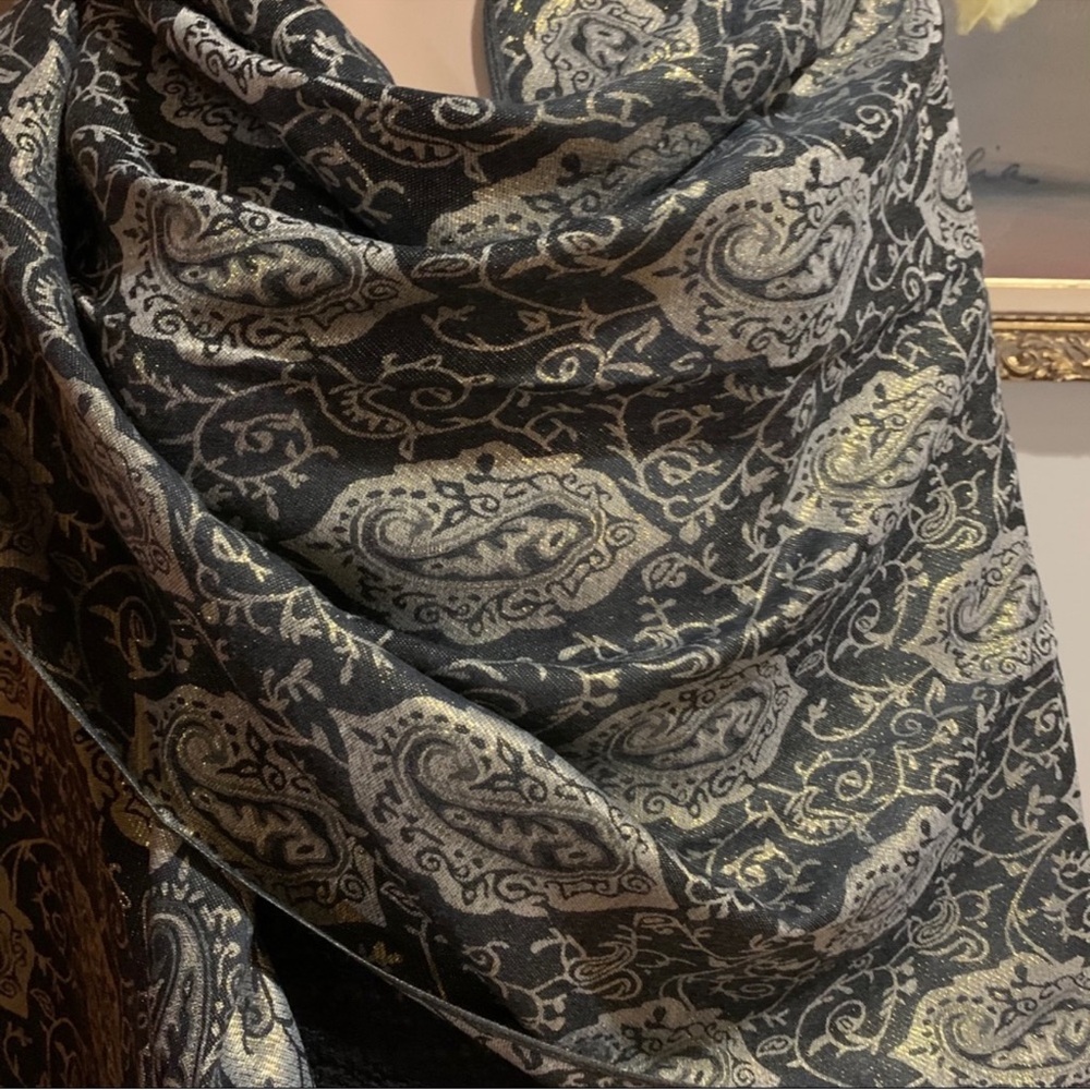 Elegant Black, Silver, Gold Pashmina - Picture 5 of 7